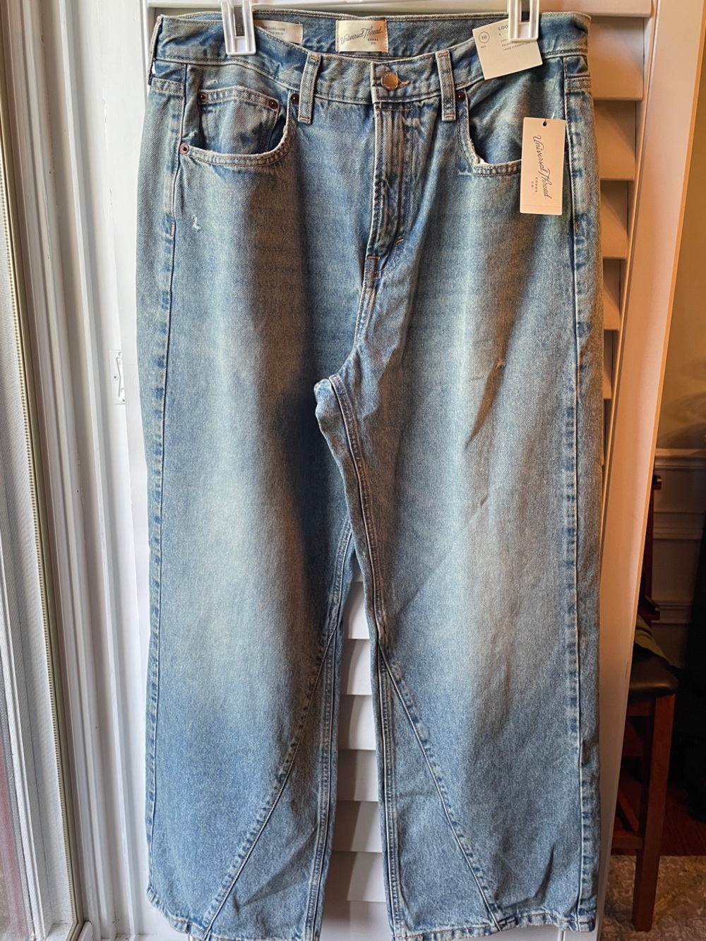 Universal Thread Faded Light Blue Straight-Leg Jeans